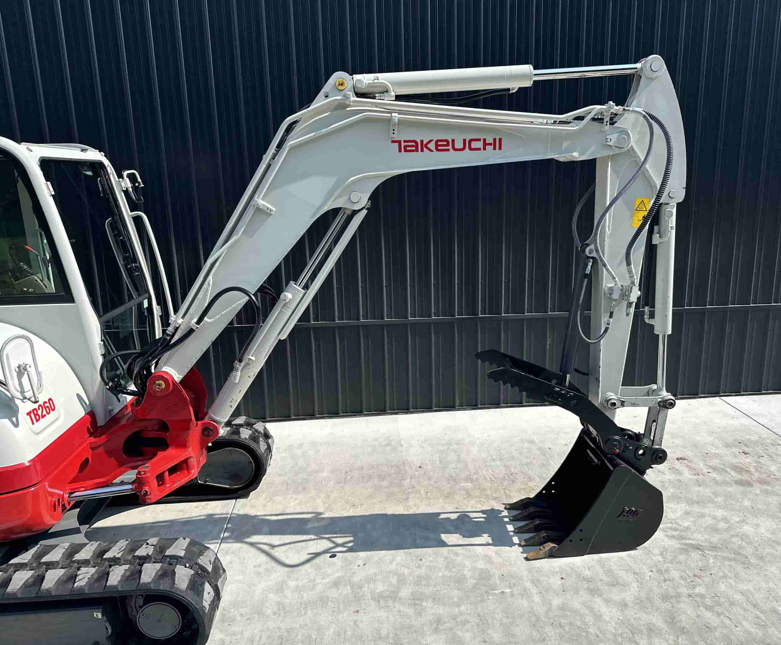 2017 Takeuchi TB260
